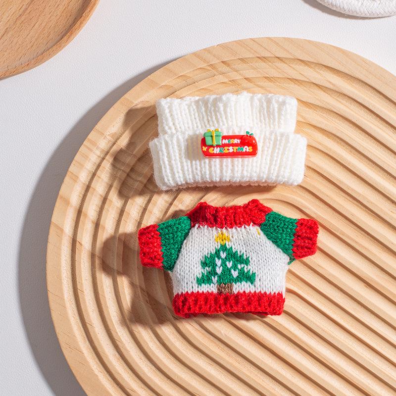 Labubu Christmas Sweater & Accessories Set for All Generations Keychain