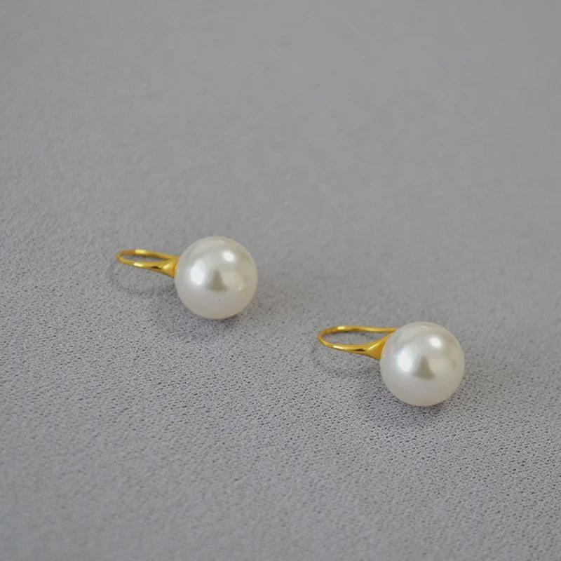 Korean High-End Fashion Pearl Imitation Earrings with High-Gloss Finish for Women