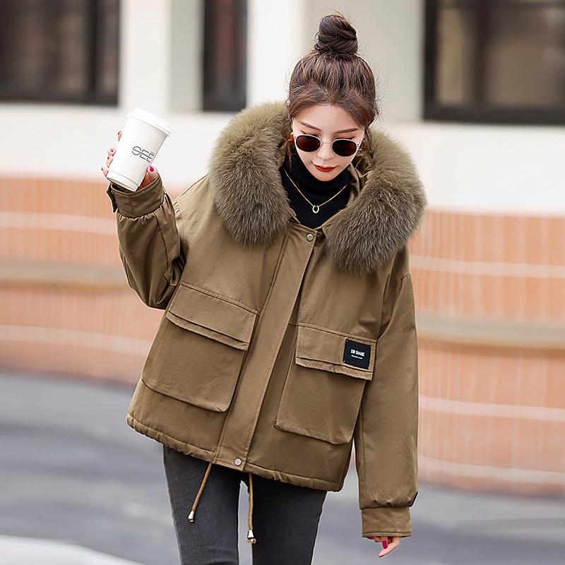 

Женская зимняя мода 2024 года, парка с капюшоном - на флисовой подкладке, утолщенная, с меховым воротником, короткая и теплая XL (suggested 62.5-70kg)