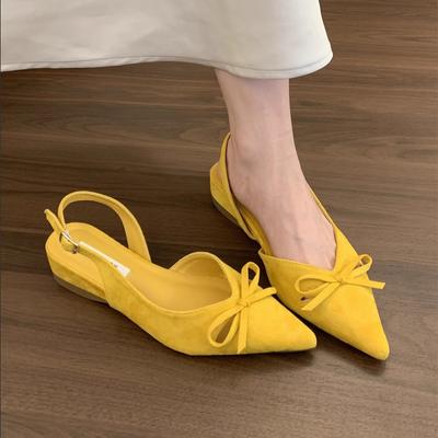 Sandálias de salto alto femininas com bolsa de nicho para o verão de 2025, elegantes e com laço, bico fino e salto chanfrado.