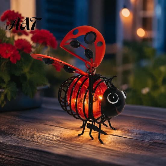Verspielte Bienen Gartenaccessoires Solarbetriebene Hängeleuchten, Metall Wackel-Feder-Dekorationen, Langlebige Outdoor-Dekorationen IP65 Wasserdichte Lichterketten für