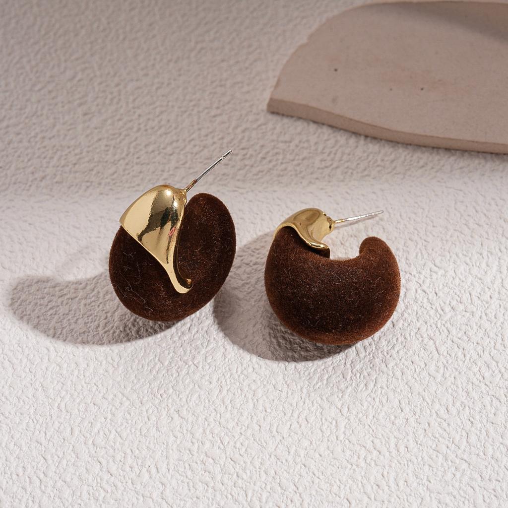 Autumn and winter flocking leopard print geometric round square stud earrings retro Maillard simple niche earrings