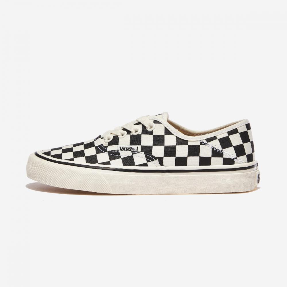 

Vans Authentic VR3 SF Checkerboard Black Marshmallow VN0A4BX5BPS CHECKERBOARD BLACK MARSHMALLOW
