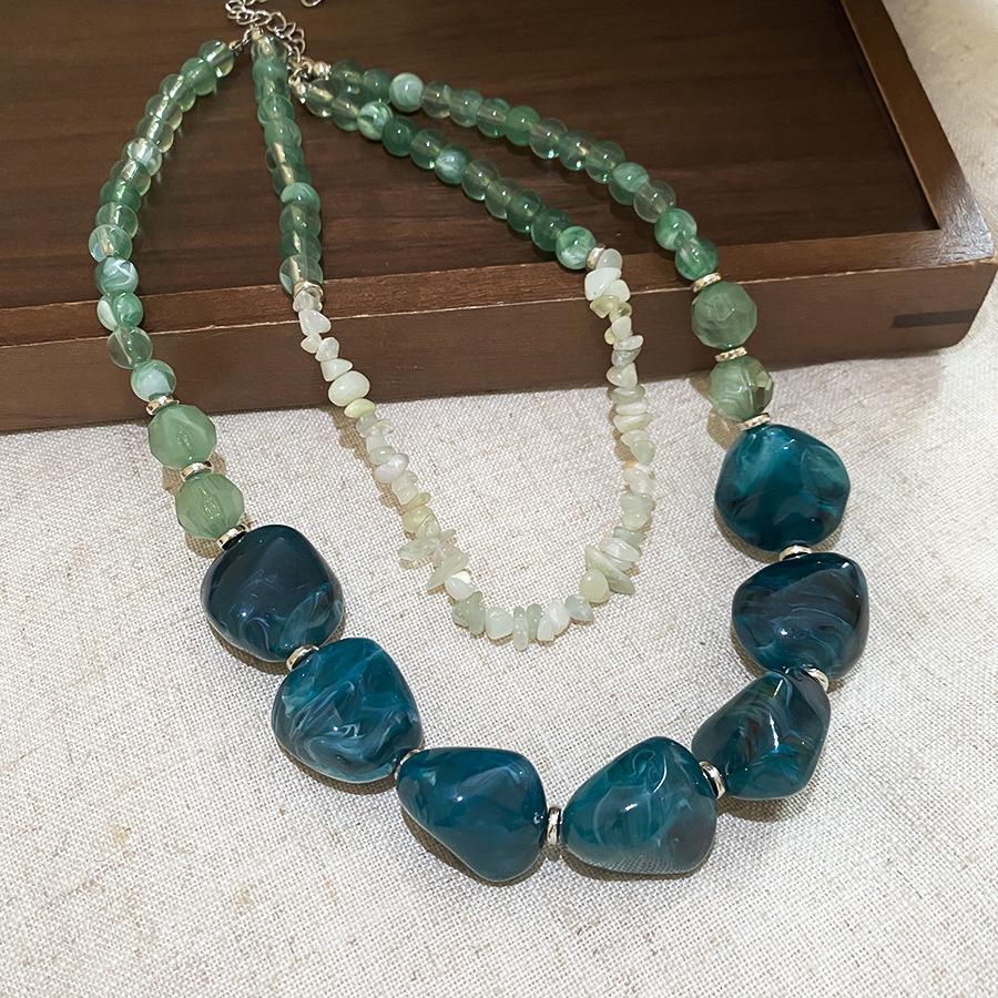 Elegant Acrylic Glass Beaded Pearl Necklace for Women – Versatile and Sophisticated Accessory
