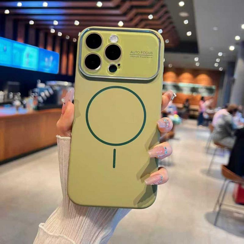 Applicable to iPhone17 large window liquid silicone mobile phone case Apple 16 fine ring magnetic attraction all-inclusive matte 15 hard case