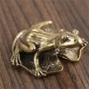 Carving Brass Frogs Miniature Statue Solid Design Decorative Accent Fengshuis Animal Figurine For Desk Shelf Living Room