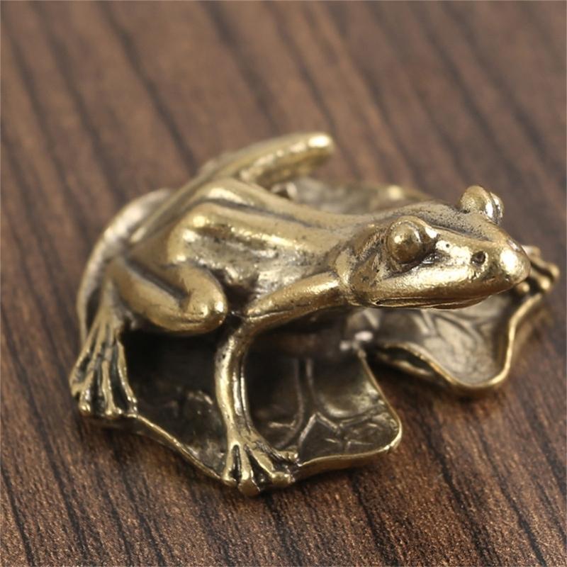 Carving Brass Frogs Miniature Statue Solid Design Decorative Accent Fengshuis Animal Figurine For Desk Shelf Living Room