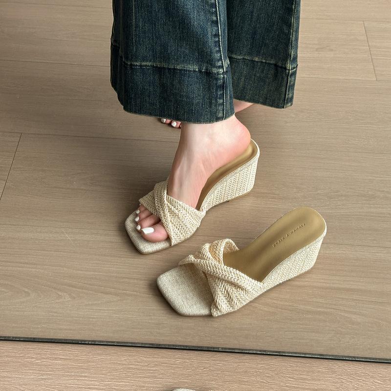 

Fashion versatile retro woven pleated toe slippers women s summer new with skirt thick-bottomed cool slippers 35 бежевый
