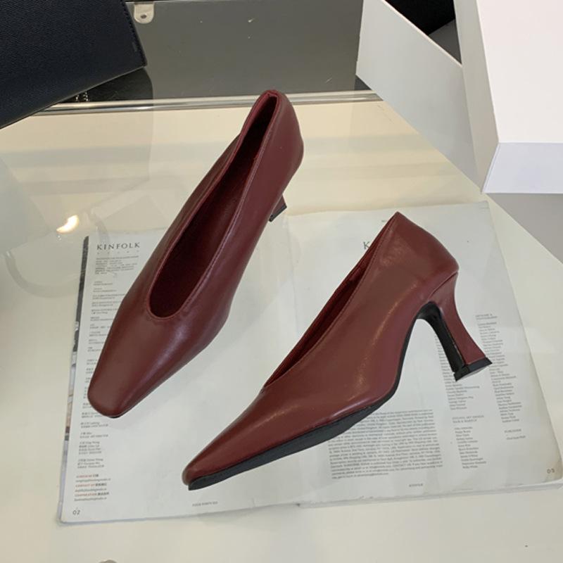 

Туфли ведьмы новые черные с маленьким квадратным носком, с открытым верхом, на толстом каблуке, одинарные туфли, подходящие для通勤, темпераментные женские туфли на высоком каблуке 40 бордовый