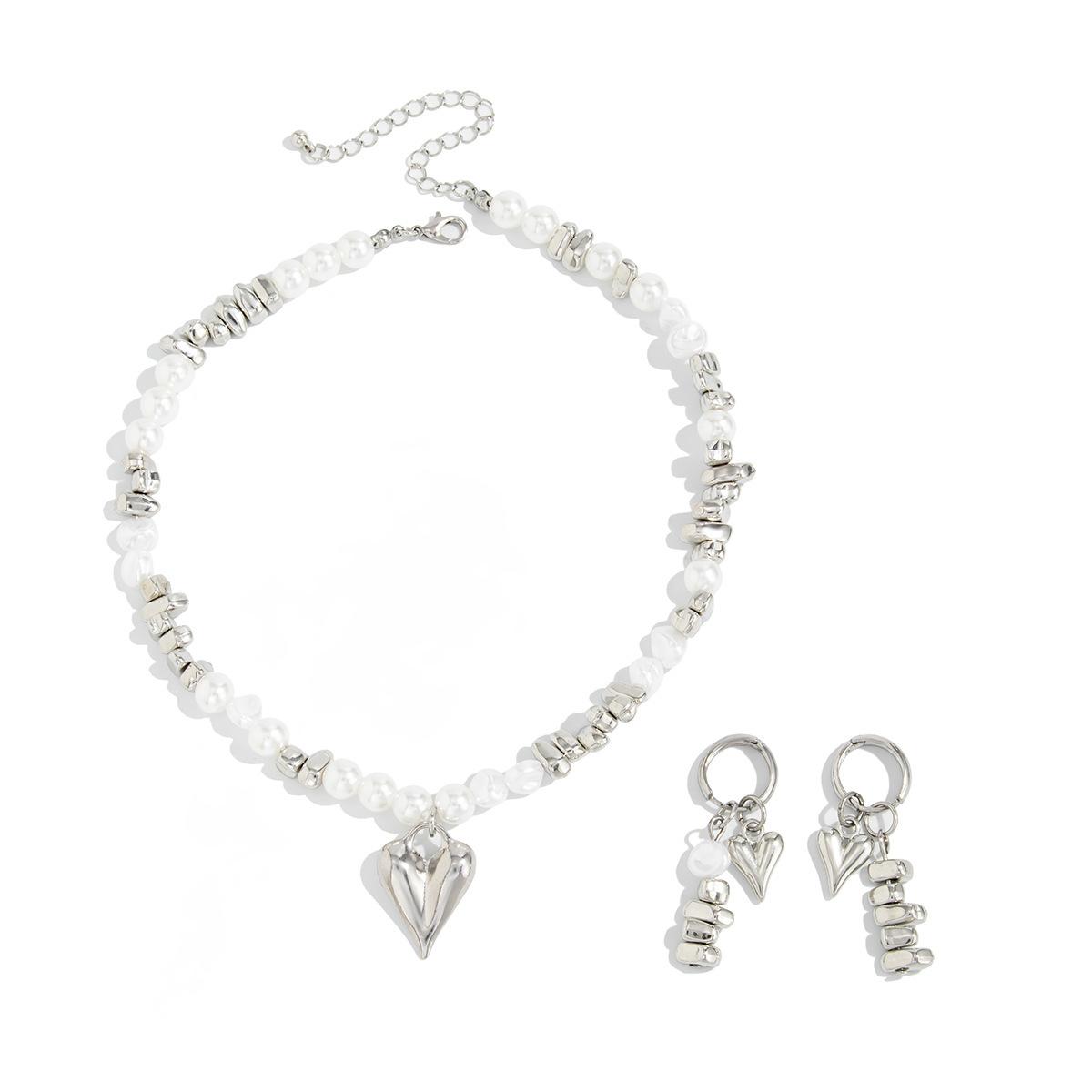 

Модные украшения для женщин