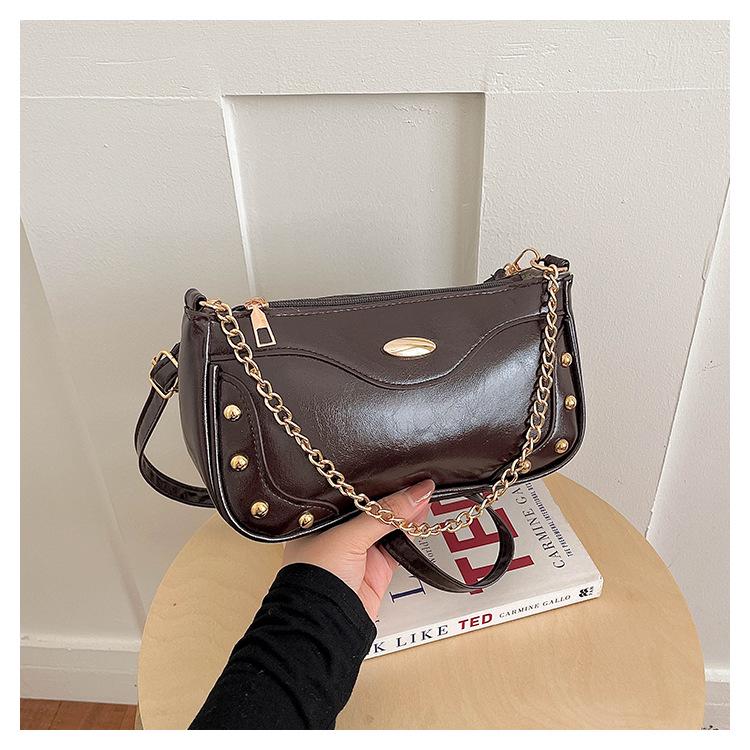 Retro Lightweight Riveted Chain 2026 Fashion Crossbody Baguette Bag