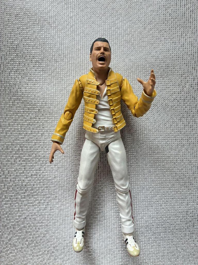 [USED] SHFiguarts Freddie Mercury Figure