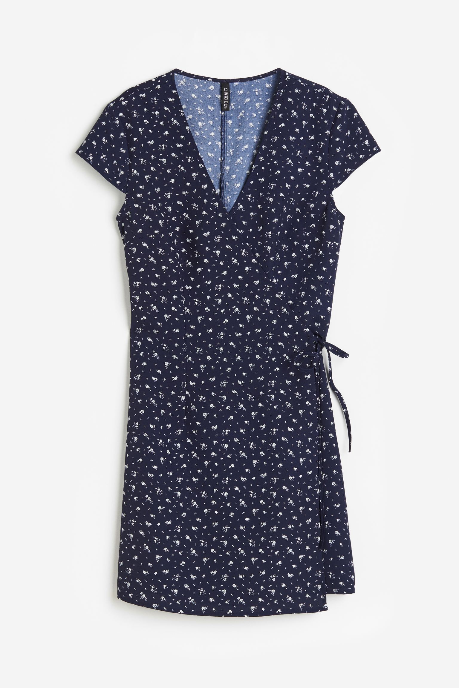 

Платье из крепа с запахом