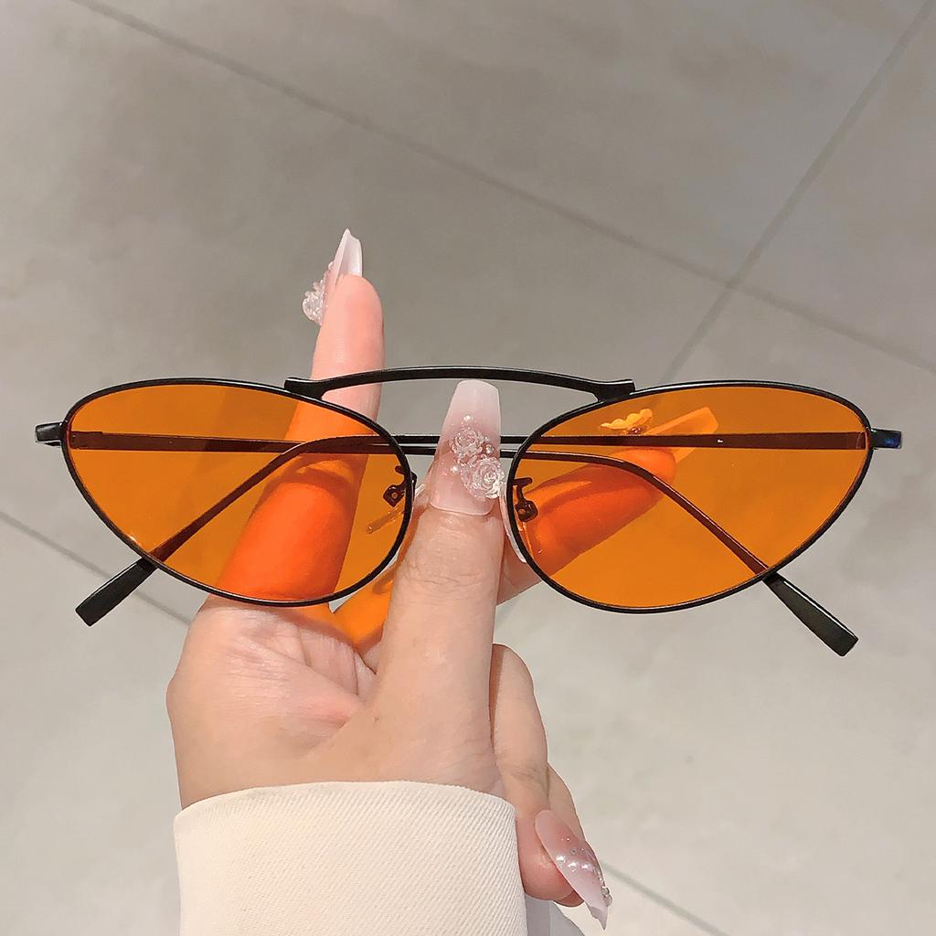 New Fashion Triangle Decor Sunglasses Women Cat Eye Trends Shades Sun Glasses Luxury Metal Beach Sunglasses