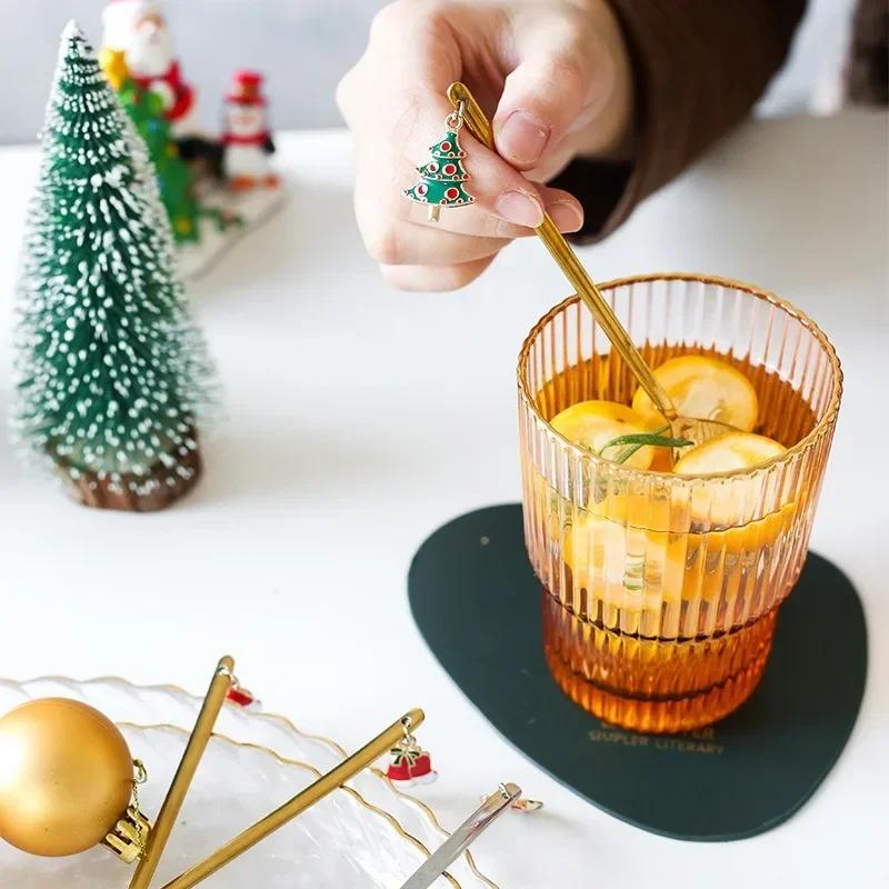New Creative 6-piece Set of Stainless Steel Christmas Spoons Christmas Party Tableware Decorations