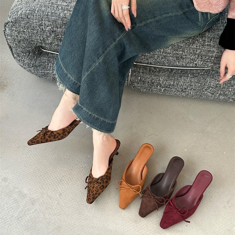 

Spring and Autumn single shoes half-tow bag head slippers women s red high heels square head shoes bow sandals large size 35 темно-коричневого кольору