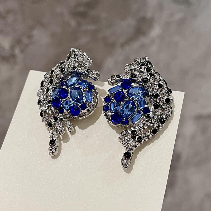 Vintage Blue Glass Bow Earrings - Retro Design Ornament