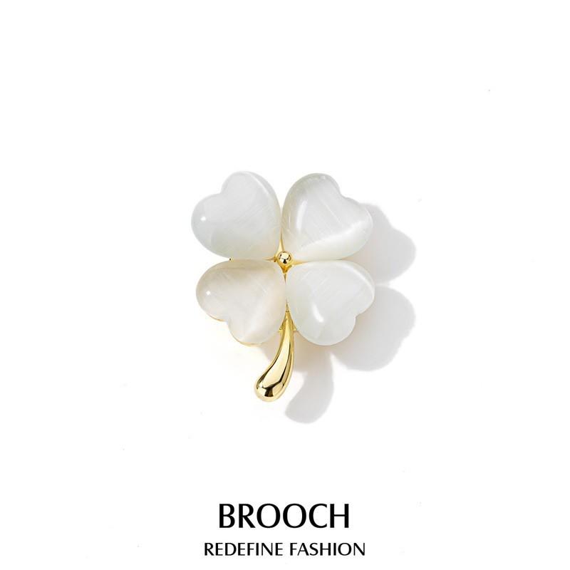 Cats Eye Clover Brooch Magnetic Clasp Fashion Pin Women