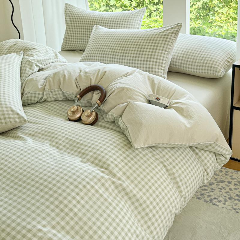 3pcs Simple, soft and skin-friendly duvet cover 3-piece set (1 duvet cover +2 pillowcases) (without core)Striped checkered
