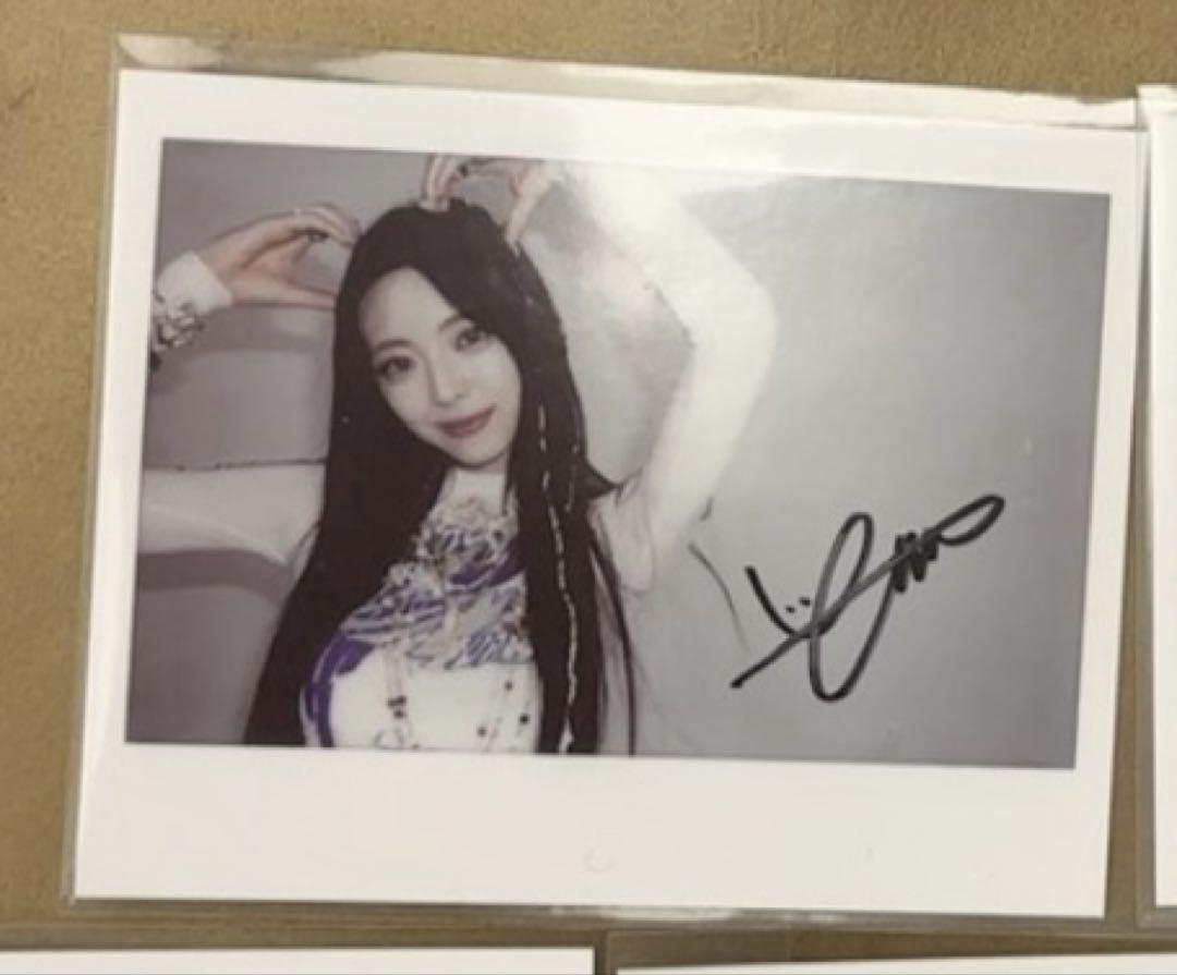 

[USED] Hand-signed ITZY Yuna KMD Target US Exclusive Trading Card