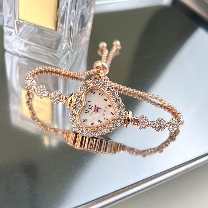 Elegant Quartz Watches Heart Rhinestone Diamond Studded Watch Strap Women Wristwatch with Adjustable Bracelet Wrist Decoration