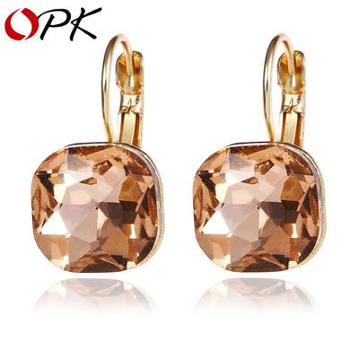 Exquisite Earrings with Sparkling Crystal Rhinestones