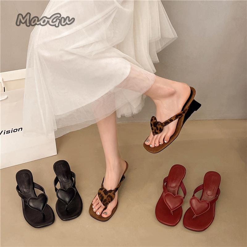 Fashion Wedge Heeled Black Leopard Heart Decor Women Fashion Flip Flops Women's Outdoor Wear 2025 Summer Sandals Slip On Footwear 35 39