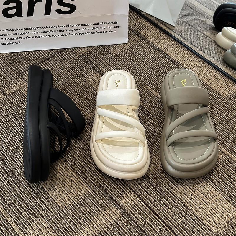 Fashion House Slippers Platform Shoes Woman 2025 Med Shale Female Beach Pantofle Luxury Slides Sabot Flat New Summer Designer Fashion