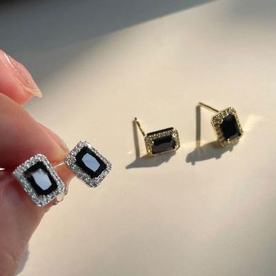 Earrings Niche Design Sense High-end Cool Style Black Gentle Style Square Small Delicate Earrings