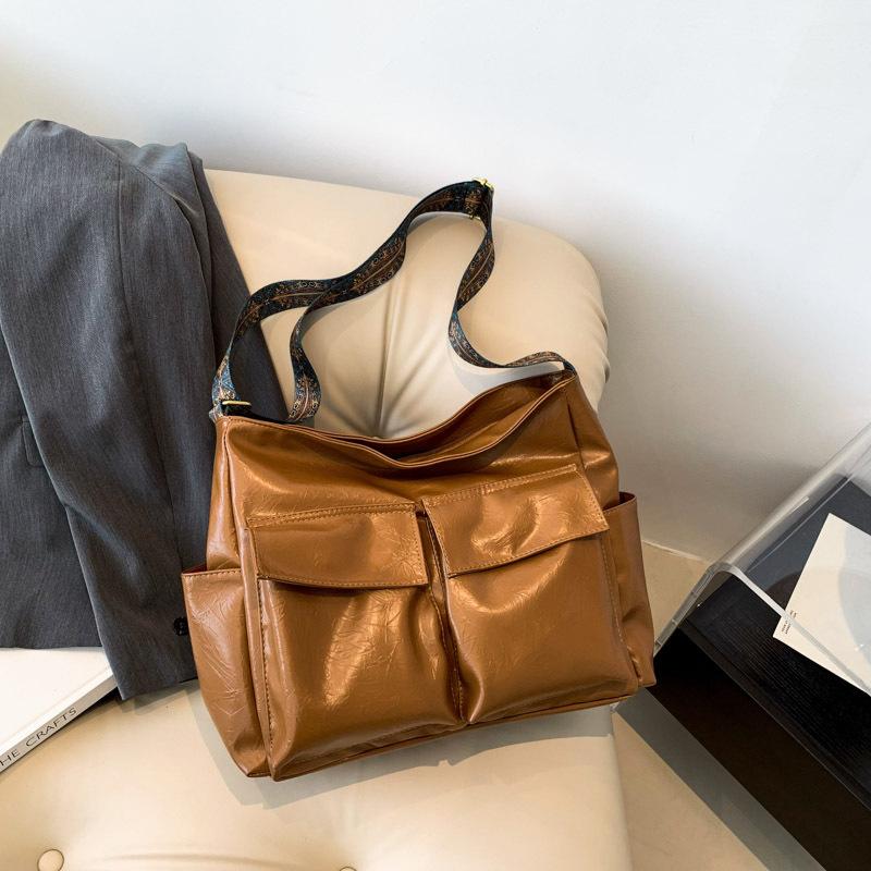 Commuter Large Capacity Tote Bag 2025 New Retro Shoulder Bag Trendy Portable Messenger Bag