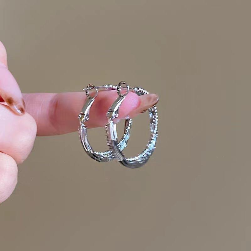 

Classic Plain Ring Earrings, Women S Light Luxury, High-End Sense, Large Earrings, Ear Buckles, Unique Temperament, Stud Earrings Show Face Earrings