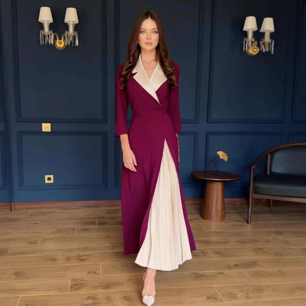 

2025 Autumn/Winter V-Neck Color Block Pleated French Waist-Hugging Dress M