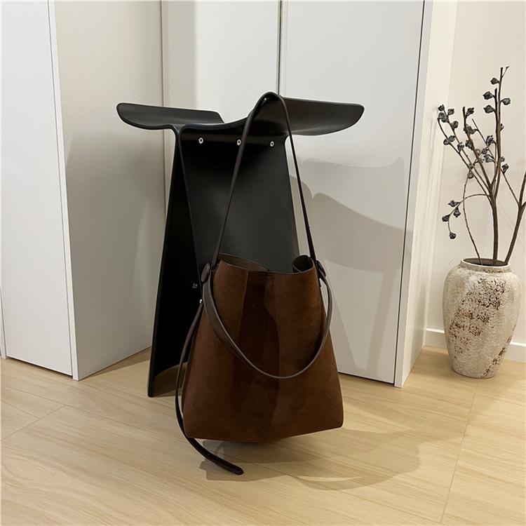 

New Retro Bucket Bag Brown Large Capacity Shoulder Bag, Underarm Bag, Crossbody Bag Fashi Leisure Daily Commuter Women s Bag 28x12x30cm