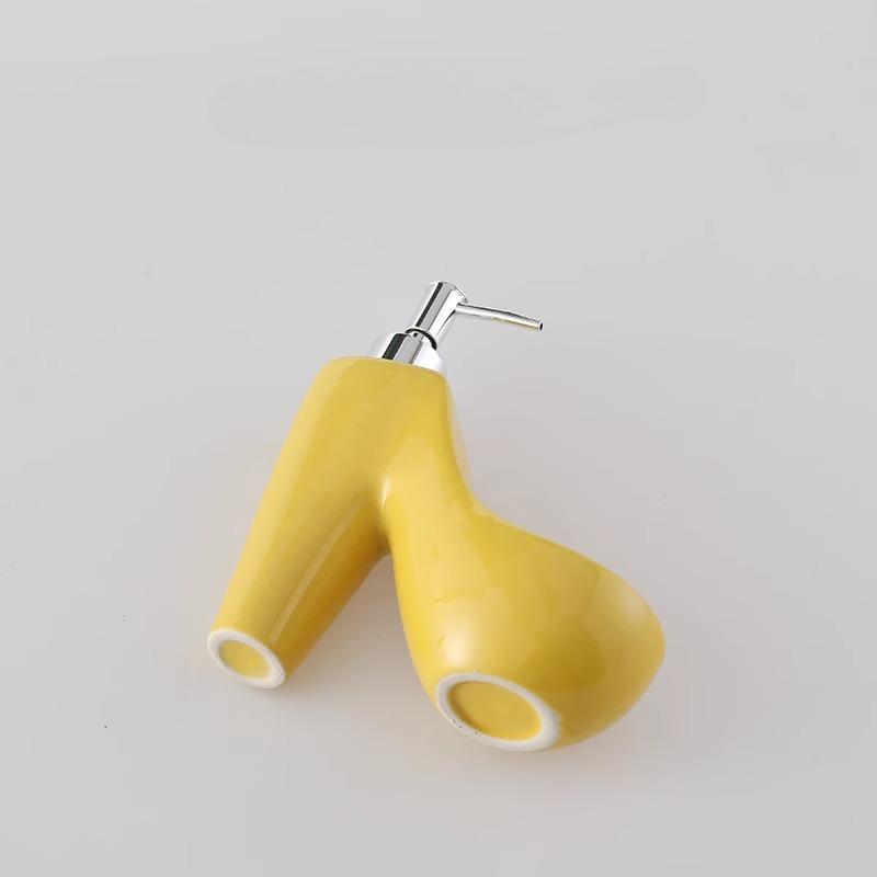 Creative Art Heels Shape Ceramic Soap Dispenser Hotel Press Porcelain Shampoo Bottling Bathroom Soap Dish Storage Lotion Bottle