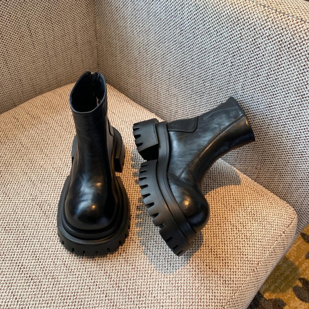 Knock Soft Leather~ Thick-soled Chelsea Boots for Women's Autumn 2025 New Retro Versatile Heightening Big Head Martin Short Boots