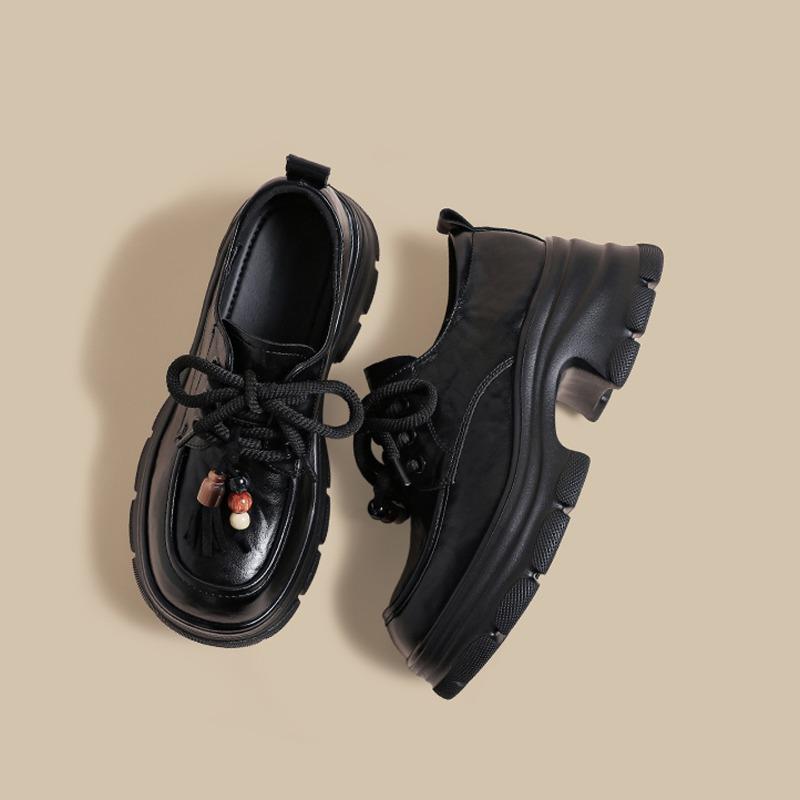 

Коричневые туфли на толстой подошве и толстом каблуке, маффины, увеличивающие рост, маленькие кожаные туфли, детская осенняя новая повседневная обувь 40 чёрный