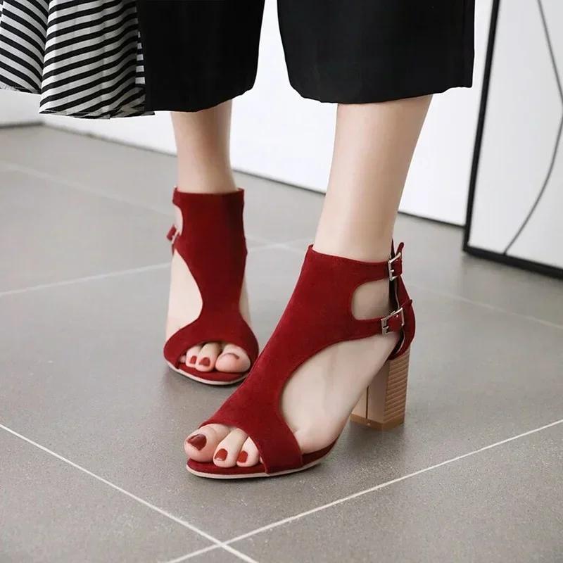 Frühling und Sommer Neue Stil, Mode, High Heels frauen Sandalen T-schnalle Casual Offene spitze Schuhe 7cm Plus größe 34-45