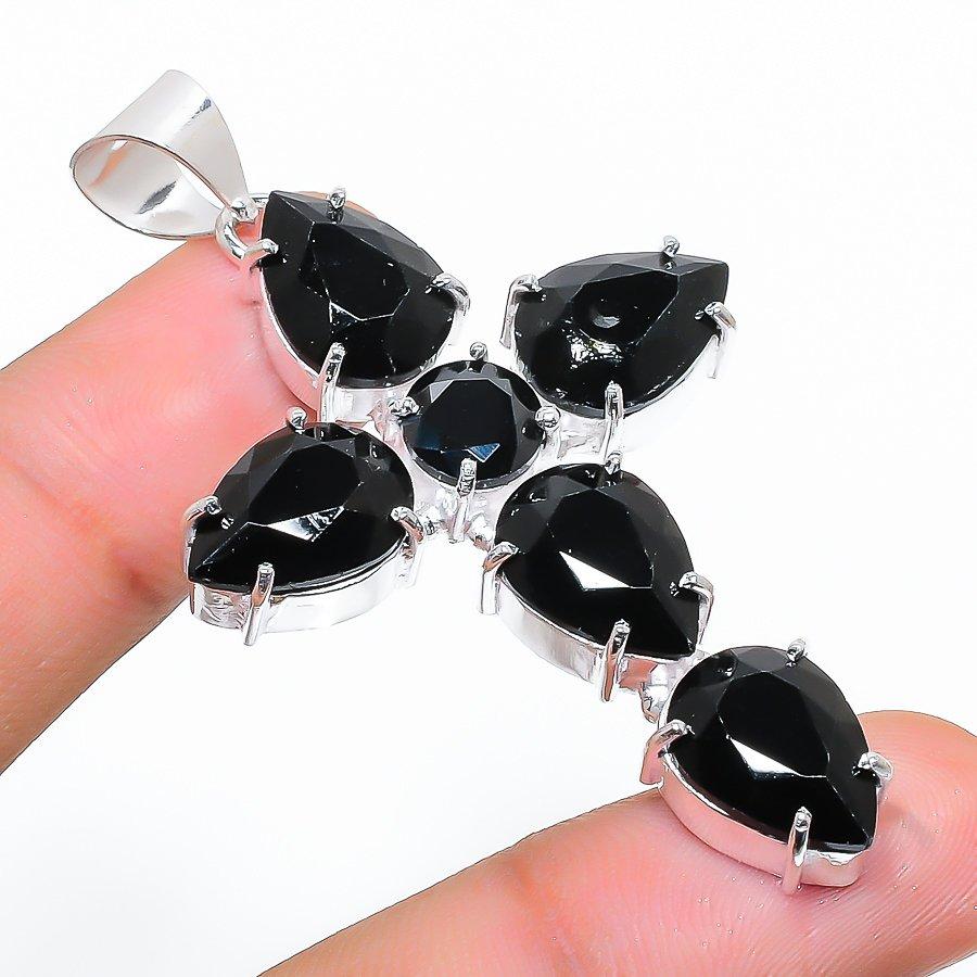 

Cross Black Spinel Gemstone Handmade Ethnic Jewelry Pendant 2.44 SR-7581