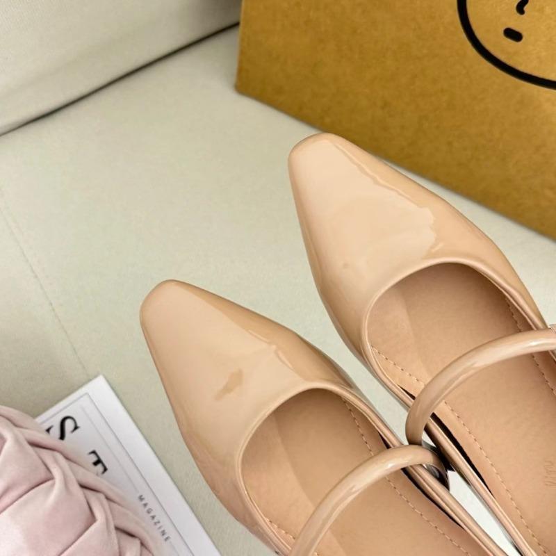 Nude innere Höhenerhöhung spitz zulaufende kleine innere Höhenerhöhung einzelne Schuhe Damen neue leichte Mundschuhe vielseitige Pendler einzelne Schuhe