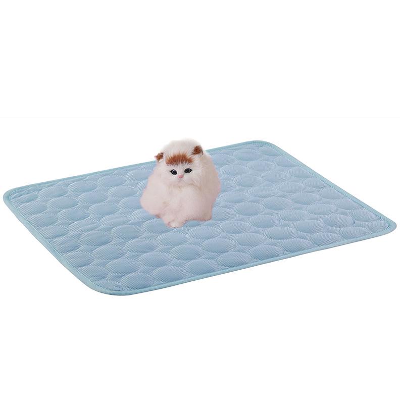 Pet Cooling Mat: Ice Silk Summer Pad for Cats & Dogs - Breathable and Refreshing Sleep Surface