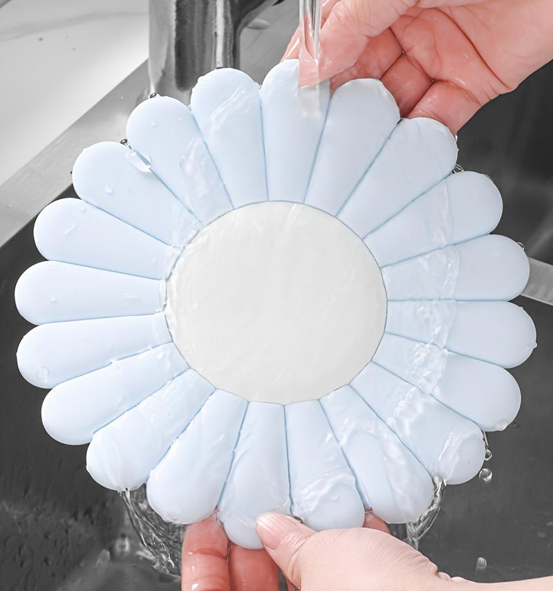 Silicone Daisy Trivet Mat, Large Heat-resistant Pot & Cup Coaster, High-grade Texture for Table Protection.