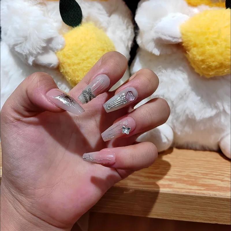 

Ручная роспись, позолоченная бабочка, липкий бриллиант, трехмерный дизайн, нашивка для ногтей ручной работы, горячая девушка