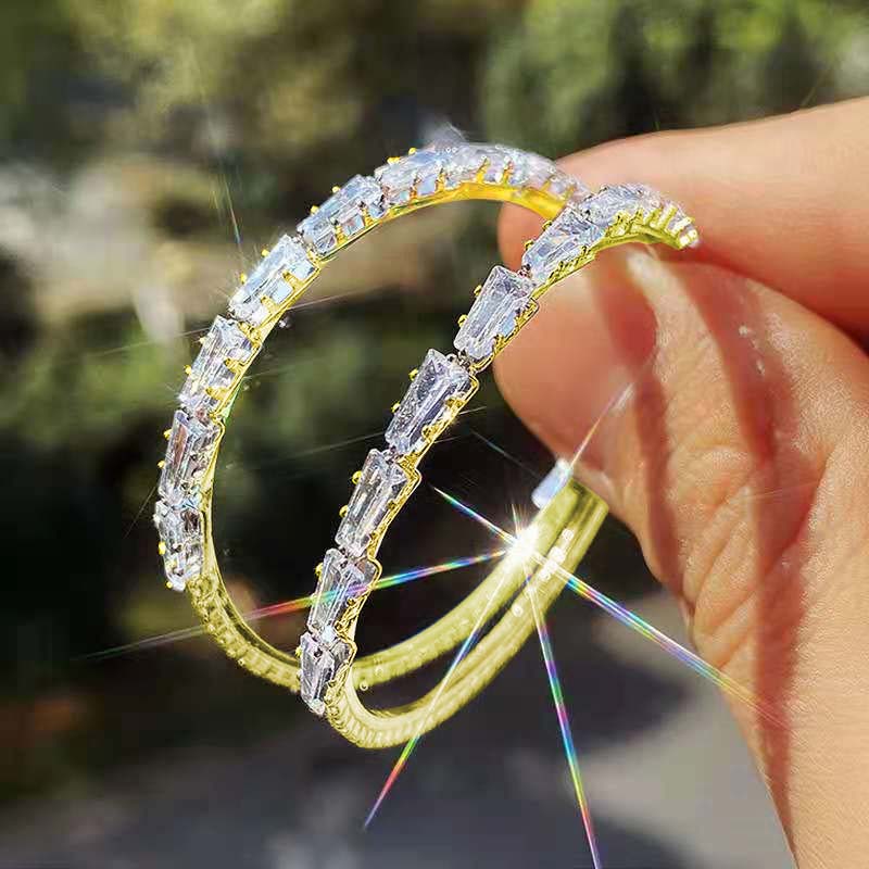 

Luxury Shiny Zircon Circle Hoop Earrings for Women Girls 2026 New Fashion Exaggerate Big Round Earrings Wedding Zircon