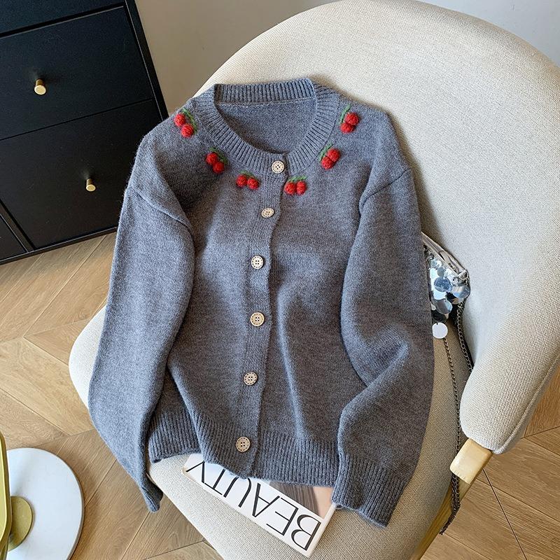 Real shot, gray knitted cardigan jacket, women s autumn and winter high-end sweater, wearing raccoon velvet. S