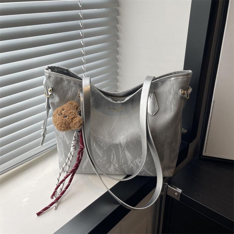 Premium sense niche large capacity tote bag women's bag 2025 summer new trendy fashion versatile commuter shoulder bag