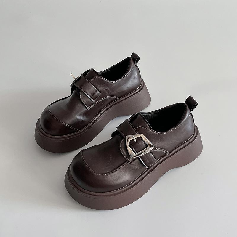 

Versatile small leather shoes 2025 spring new British style Velcro platform women s height increase one pedal loafer single shoes tide 39