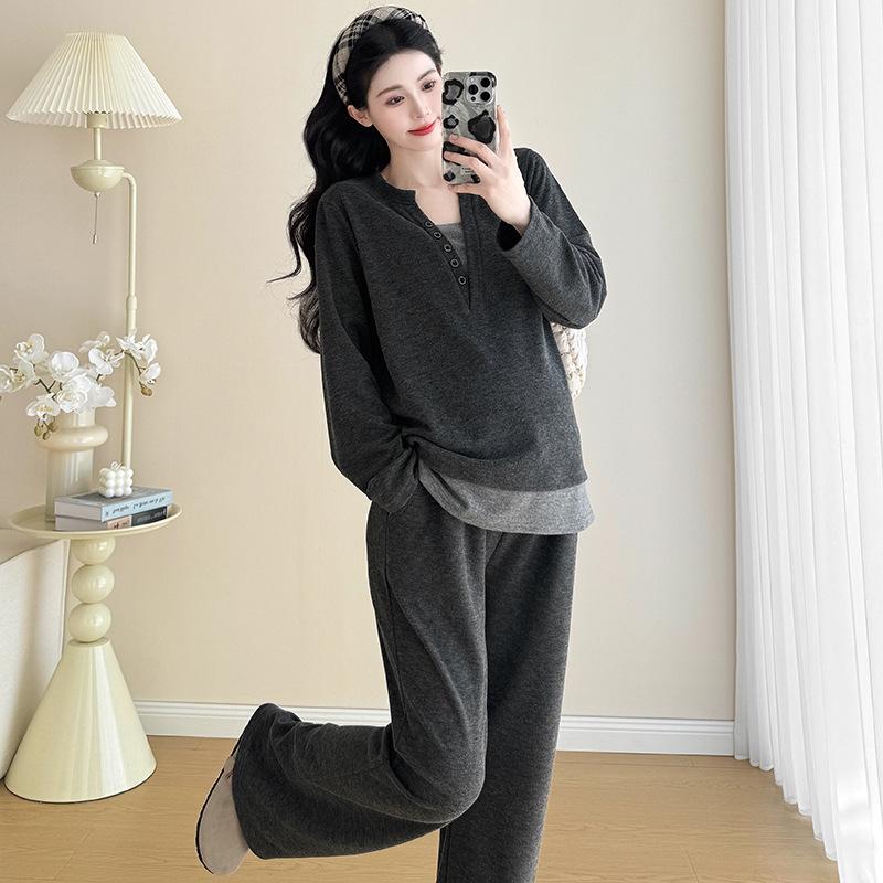 Fashionable Plus-Size Knit Maternity Two-Piece Set for Autumn & Winter L