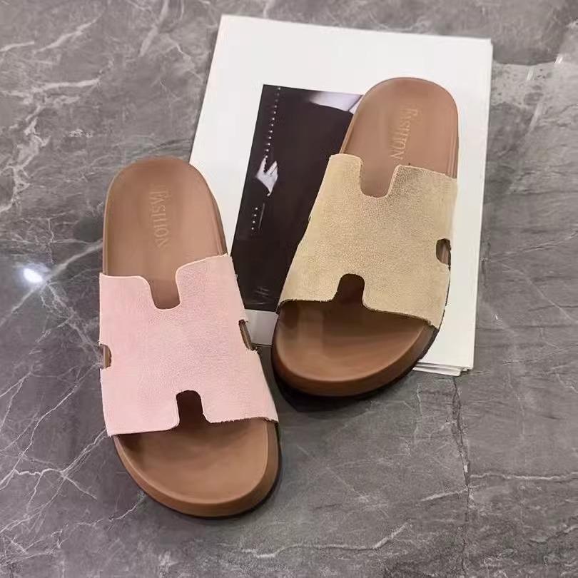 H-Version Damen-Sommer-Hausschuhe 2025 neu vielseitig flacher Boden Wort Internet-Berühmtheit weiche Sohle schön Strand cool Hausschuhe