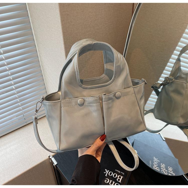 Commuter Large-capacity Bag Women's New Spring and Summer Retro Versatile Shoulder Bag College Student Tote Bag