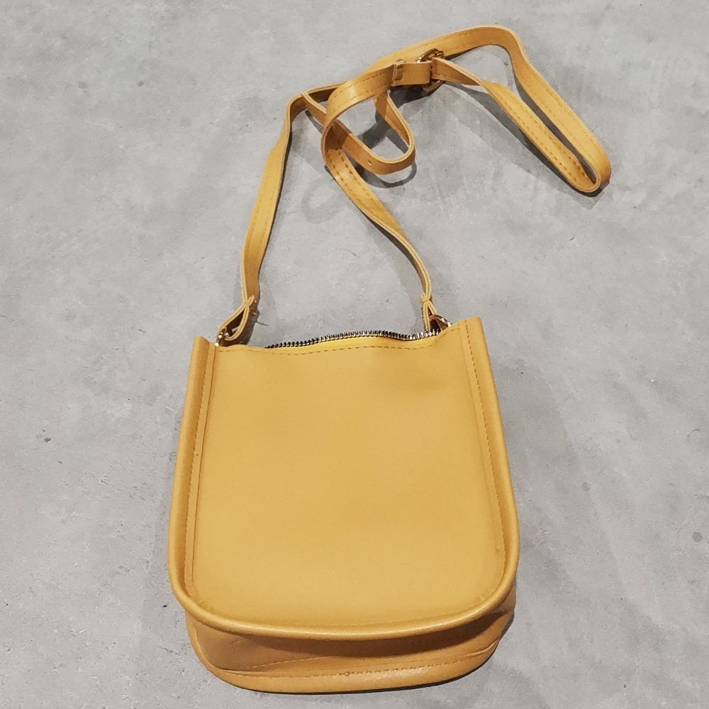 White Shoulder Bag Pu Leather Crossbody Bag Simple Small Square Bag  Outdoor